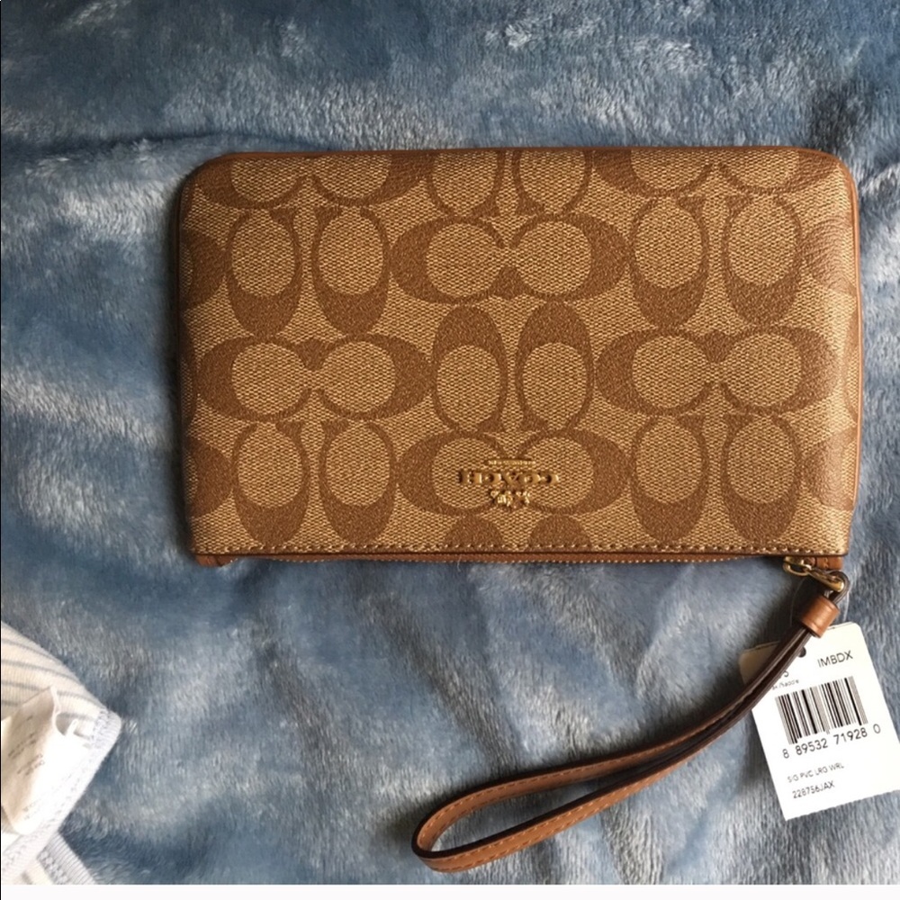 Coach wristlet nwt